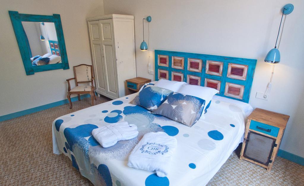 Hotel Hostal Chic Сан Фелиу де Гиксолс Стая снимка