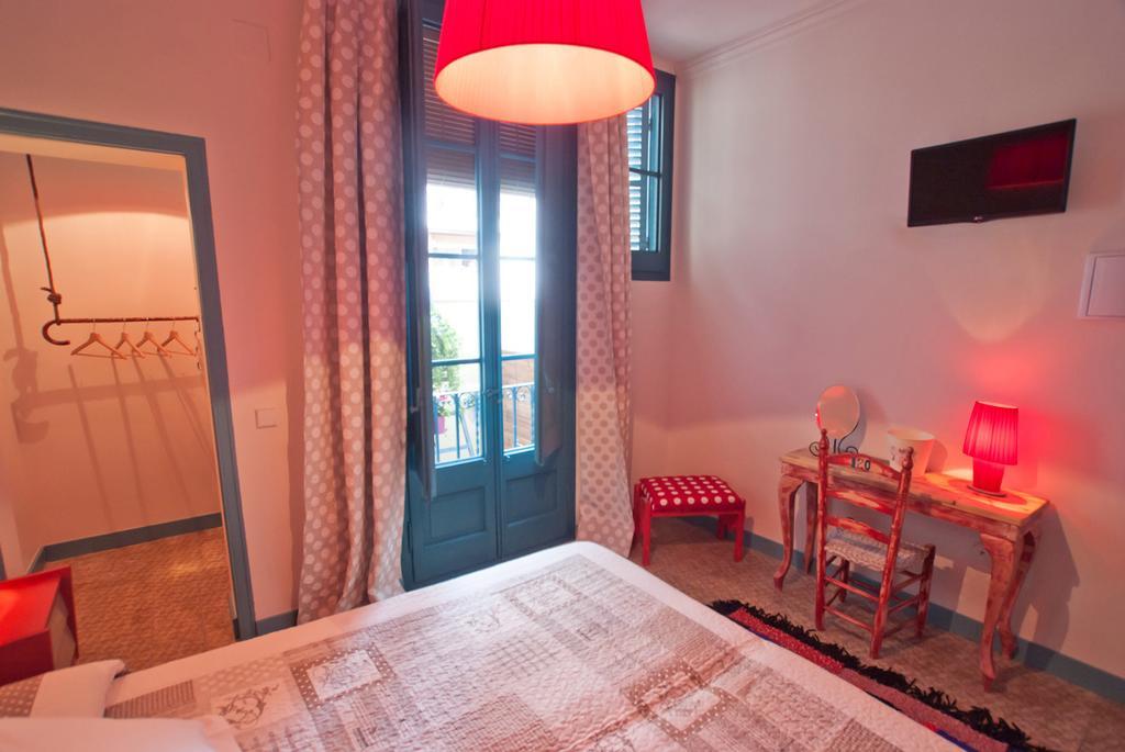 Hotel Hostal Chic Сан Фелиу де Гиксолс Стая снимка