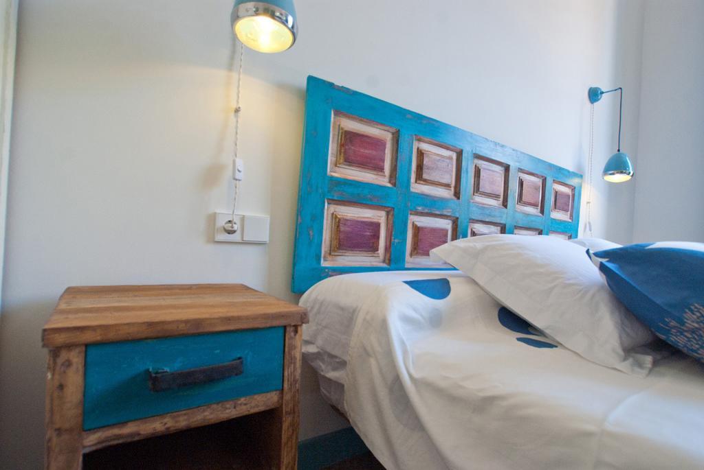Hotel Hostal Chic Сан Фелиу де Гиксолс Стая снимка