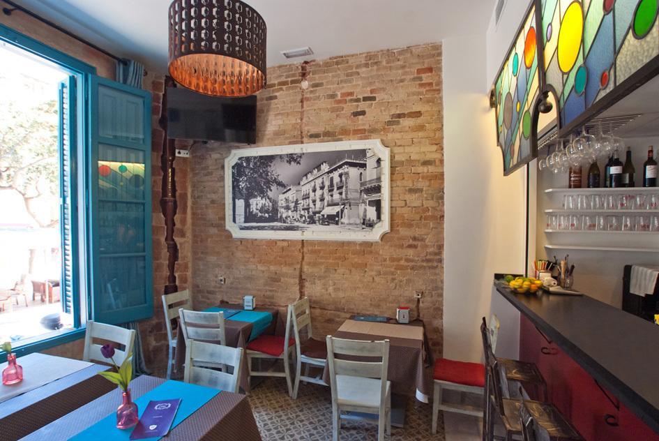 Hotel Hostal Chic Сан Фелиу де Гиксолс Екстериор снимка